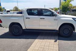 2022 Toyota Hilux SR