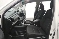 2022 Toyota Hilux SR