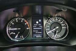 2022 Toyota Hilux SR