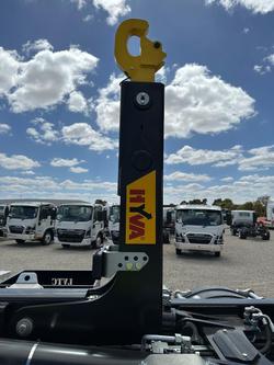 2026 Isuzu F Series FYJ 320-255 AT R60