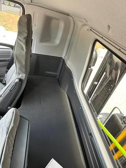 2026 Isuzu F Series FYJ 320-255 AT R60