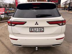 2021 Mitsubishi Outlander LS