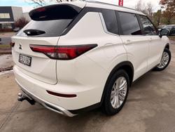 2021 Mitsubishi Outlander LS