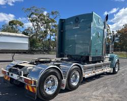 2022 Kenworth T909 Green