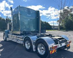 2022 Kenworth T909 Green