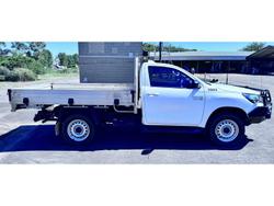 2024 Toyota Hilux SR
