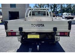 2024 Toyota Hilux SR