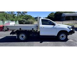 2024 Toyota Hilux SR