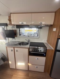 2014 Avan Frances 17' - 1 Owner