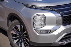 2025 Mitsubishi Outlander LS