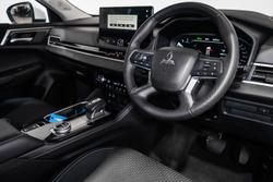 2025 Mitsubishi Outlander LS