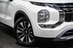 2025 Mitsubishi Outlander LS