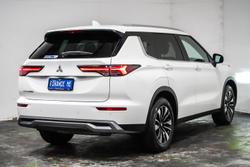 2025 Mitsubishi Outlander LS