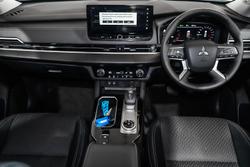2025 Mitsubishi Outlander LS