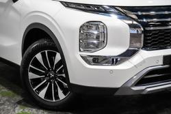 2025 Mitsubishi Outlander LS