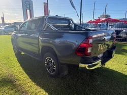 2023 Toyota Hilux SR