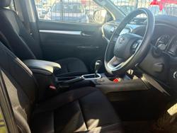2023 Toyota Hilux SR