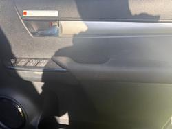 2023 Toyota Hilux SR