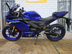 2025 YAMAHA YZF-R3 Blue