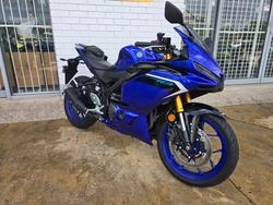 2025 YAMAHA YZF-R3 Blue