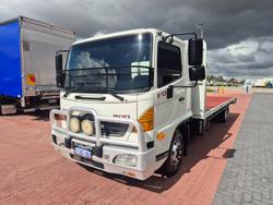 2011 Hino FD 1124-500 Series 6 Ton Tray
