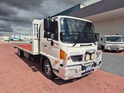 2011 Hino FD 1124-500 Series 6 Ton Tray