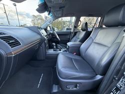 2023 Toyota Landcruiser Prado VX