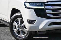 2022 Toyota Landcruiser Sahara FJA300R 4X4 Dual Range Crystal Pearl