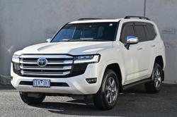 2022 Toyota Landcruiser Sahara FJA300R 4X4 Dual Range Crystal Pearl
