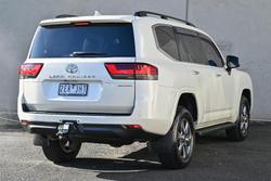 2022 Toyota Landcruiser Sahara FJA300R 4X4 Dual Range Crystal Pearl