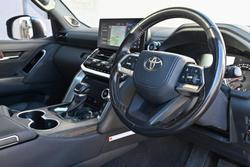 2022 Toyota Landcruiser Sahara FJA300R 4X4 Dual Range Crystal Pearl