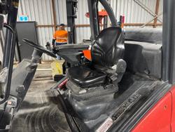 2006 Linde H40t Forklift Red