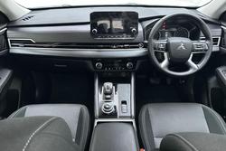 2024 Mitsubishi Outlander LS