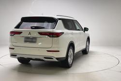 2024 Mitsubishi Outlander LS