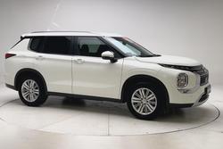 2024 Mitsubishi Outlander LS