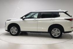 2024 Mitsubishi Outlander LS