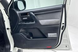 2011 Toyota Landcruiser Altitude