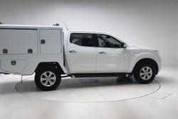 2017 Nissan Navara ST