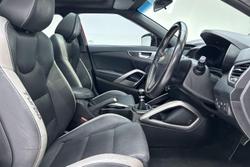 2017 Hyundai Veloster SR Turbo