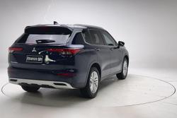 2024 Mitsubishi Outlander LS