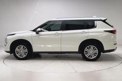 2024 Mitsubishi Outlander LS