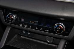 2025 Mitsubishi Outlander ES