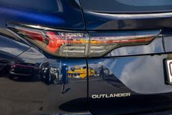 2025 Mitsubishi Outlander ES