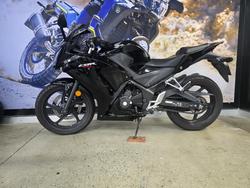 2014 Honda CBR300R BLACK