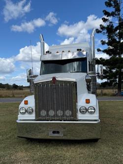 2023 Kenworth T610 SAR White
