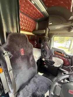2023 Kenworth T610 SAR White