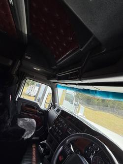 2023 Kenworth T610 SAR White