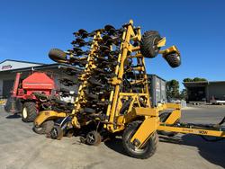 0 SERAFIN ULTISOW 12M DISC SEEDER WITH 48 ROWS USED Yellow