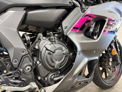 2025 Yamaha YZF-R7LA BLACK/GREY