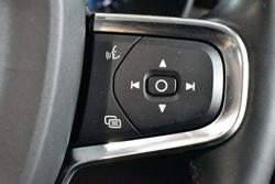 2023 Volvo XC40 Ultimate B4 Bright